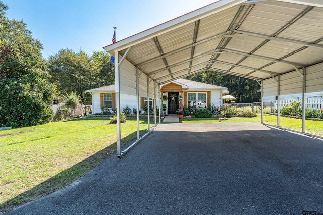 22982 Edgewater Dr, Frankston, TX 75763