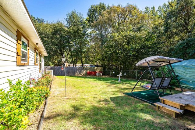 22982 Edgewater Dr, Frankston, TX 75763