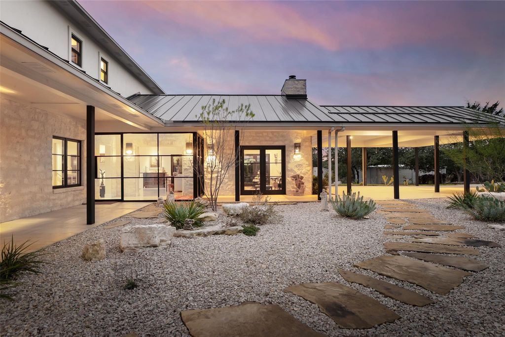 2900 Stagecoach Ranch LOOP, Dripping Springs, TX 78620