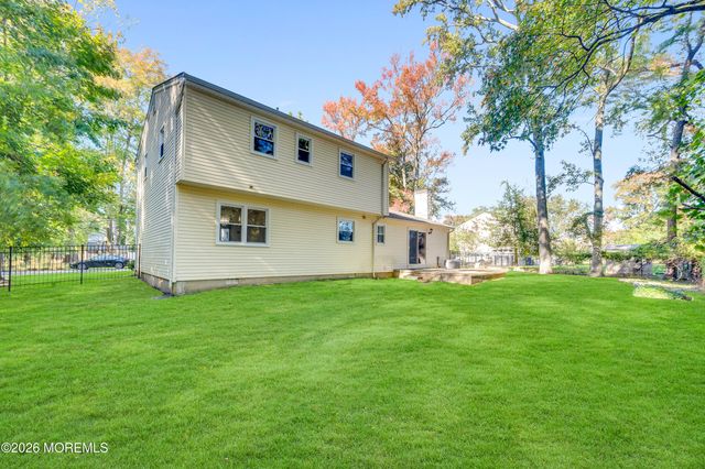 1601 Melville Street, Oakhurst, NJ 07755
