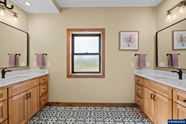 33246 S Wilhoit Rd, Molalla, OR 97038