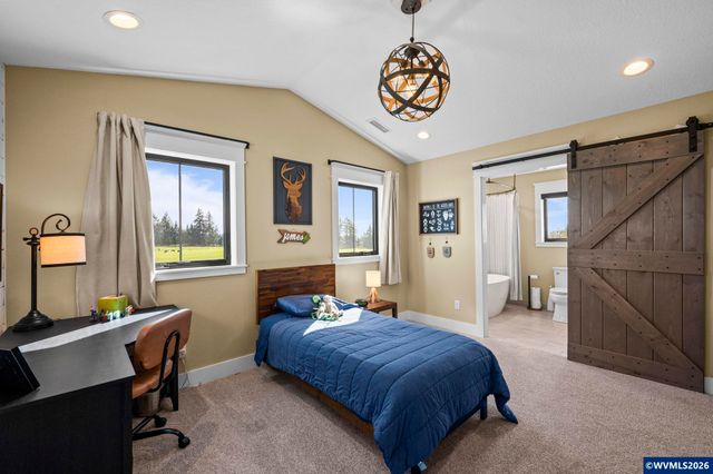 33246 S Wilhoit Rd, Molalla, OR 97038