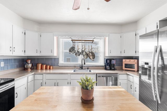 2687 Overlook Drive, Hebron, KY 41048