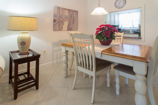 3091 E Sun Sunrise Lakes Drive E 207, Sunrise, FL 33322