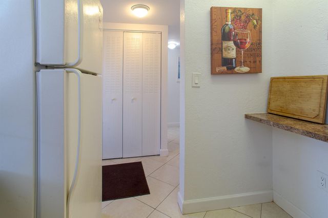 3091 E Sun Sunrise Lakes Drive E 207, Sunrise, FL 33322