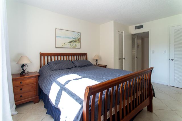3091 E Sun Sunrise Lakes Drive E 207, Sunrise, FL 33322