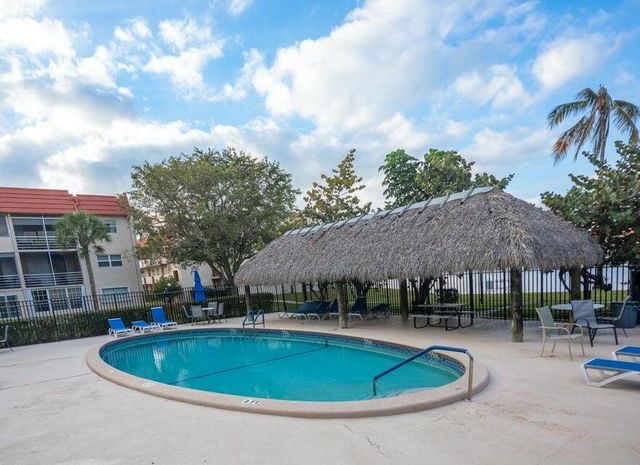 3091 E Sun Sunrise Lakes Drive E 207, Sunrise, FL 33322