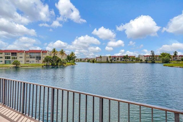3091 E Sun Sunrise Lakes Drive E 207, Sunrise, FL 33322