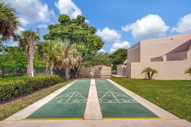 3091 E Sun Sunrise Lakes Drive E 207, Sunrise, FL 33322