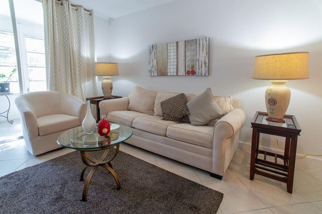 3091 E Sun Sunrise Lakes Drive E 207, Sunrise, FL 33322