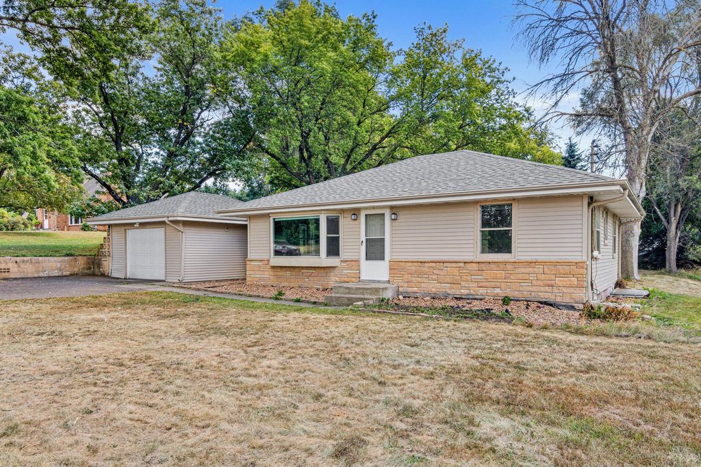 1976 Radatz Avenue, Maplewood, MN 55109 — photo 2