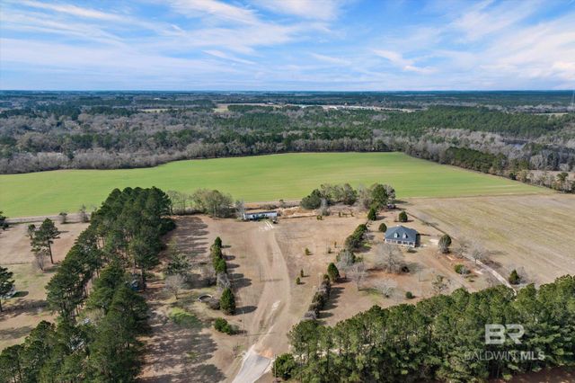 27705 Oakberry Court, Robertsdale, AL 36767