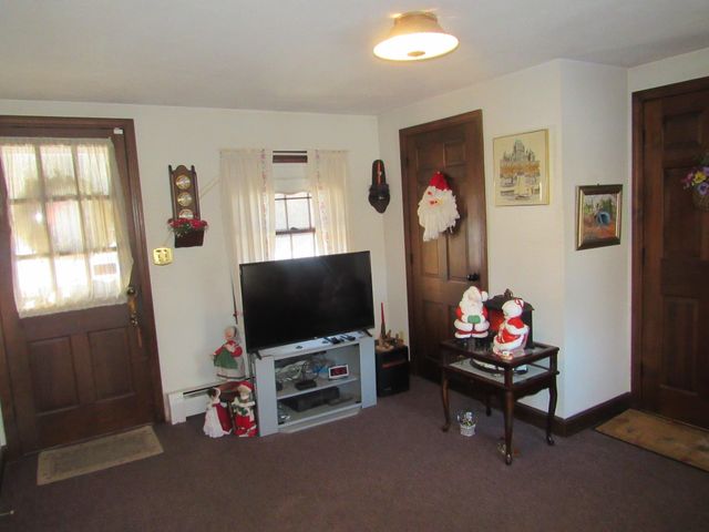 17 Garrison Road, Salem, NH 03079