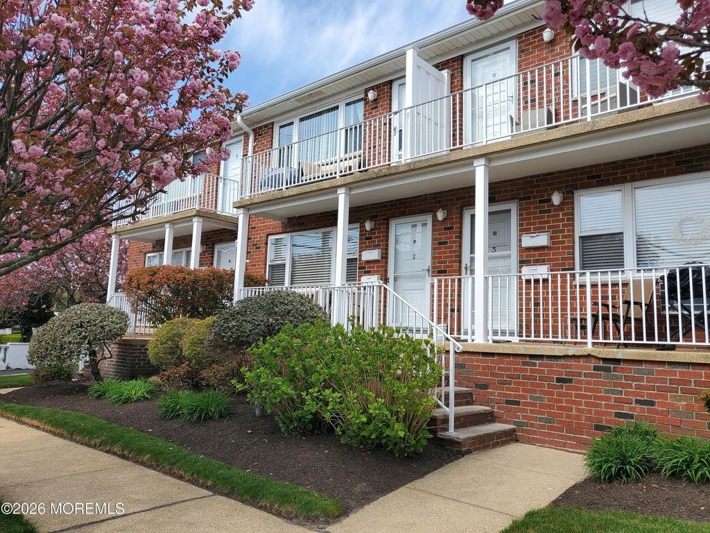 201 3rd Avenue 2B, Belmar, NJ 07719
