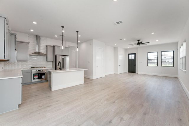 12016 Royal Oaks Banner Way, Houston, TX 77082