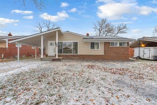 23080 Parklawn Street, Oak Park, MI 48237