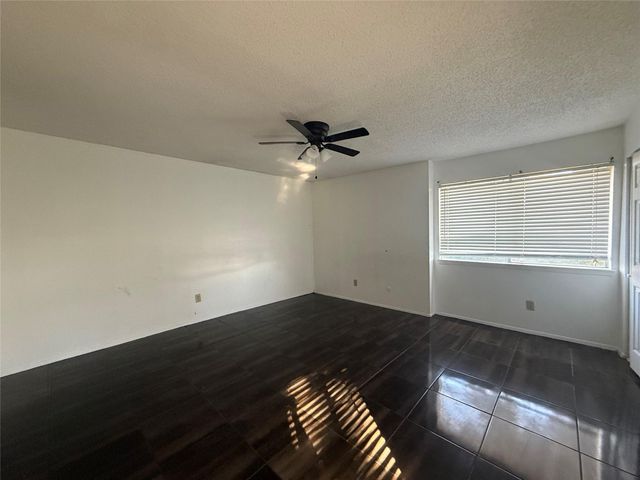 8498 Dairy View Lane, Houston, TX 77072