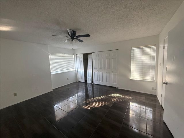 8498 Dairy View Lane, Houston, TX 77072