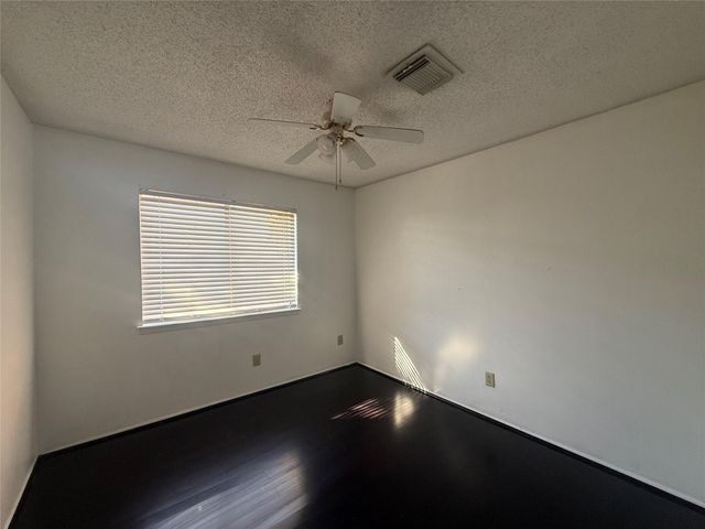 8498 Dairy View Lane, Houston, TX 77072