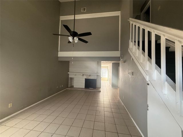 8498 Dairy View Lane, Houston, TX 77072