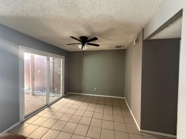 8498 Dairy View Lane, Houston, TX 77072