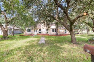 3820 Evergreen Drive, Dickinson, TX 77539