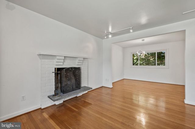 6523 KERNS RD, Falls Church, VA 22044