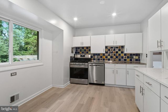 6523 KERNS RD, Falls Church, VA 22044