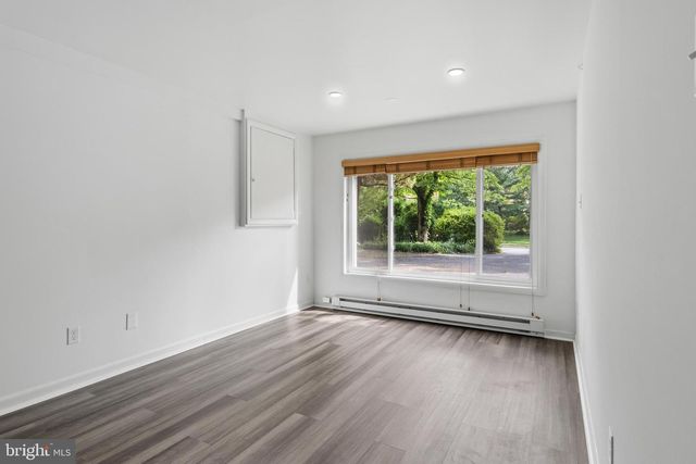 6523 KERNS RD, Falls Church, VA 22044