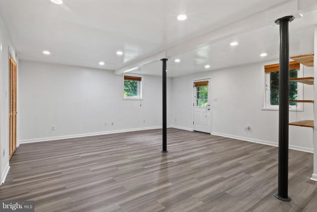 6523 KERNS RD, Falls Church, VA 22044