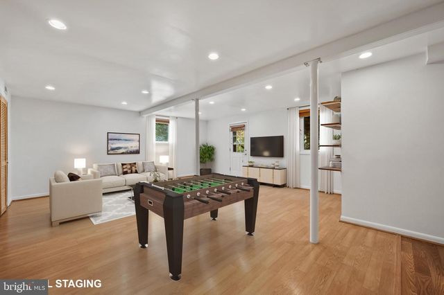 6523 KERNS RD, Falls Church, VA 22044