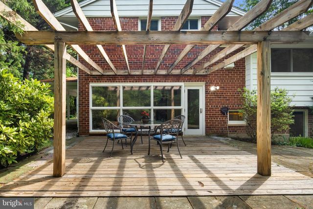 6523 KERNS RD, Falls Church, VA 22044