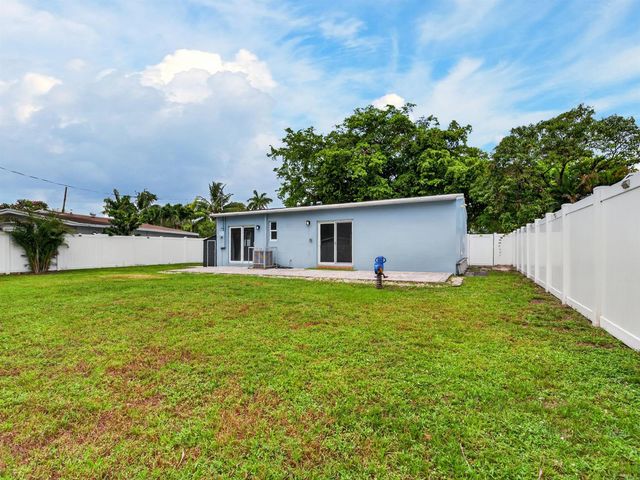 128 SW 22nd Terrace, Fort Lauderdale, FL 33312