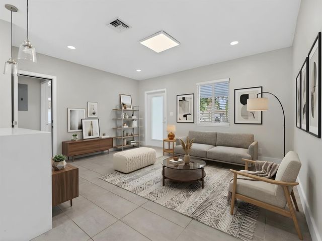 128 SW 22nd Terrace, Fort Lauderdale, FL 33312