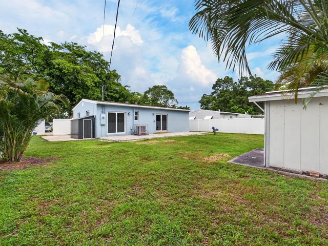 128 SW 22nd Terrace, Fort Lauderdale, FL 33312