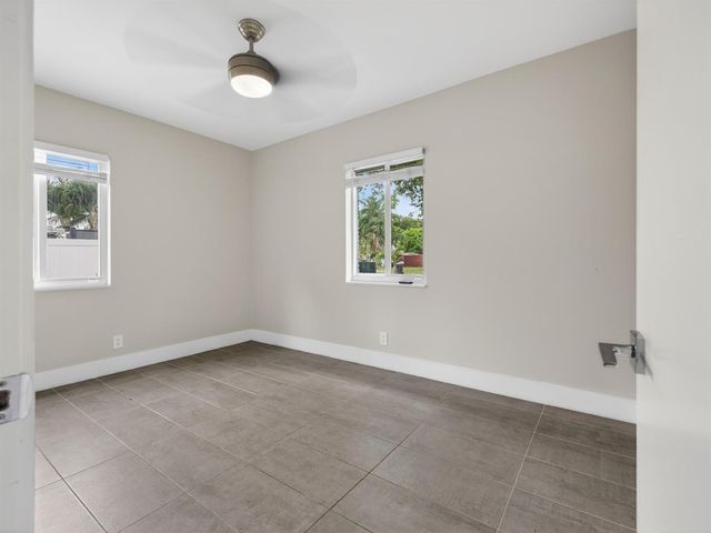 128 SW 22nd Terrace, Fort Lauderdale, FL 33312
