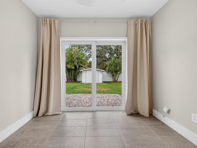 128 SW 22nd Terrace, Fort Lauderdale, FL 33312