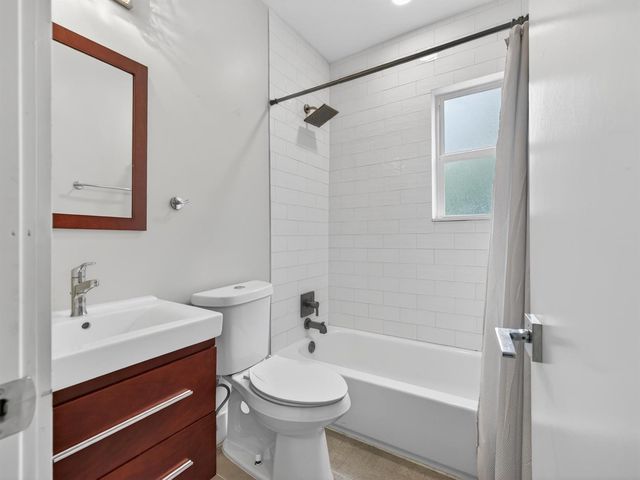 128 SW 22nd Terrace, Fort Lauderdale, FL 33312