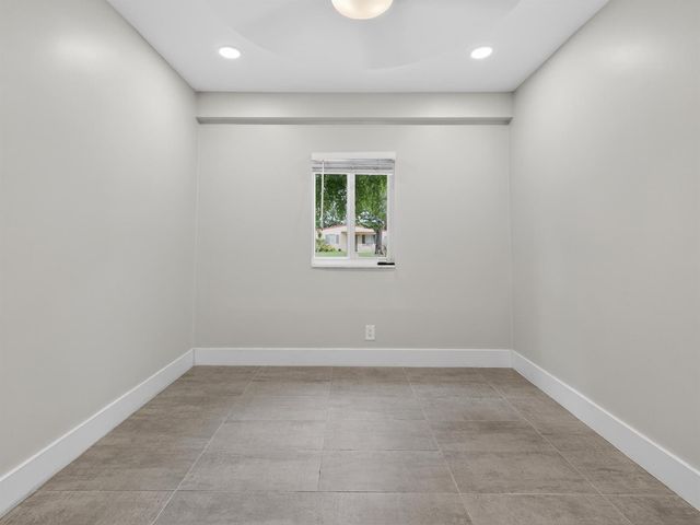 128 SW 22nd Terrace, Fort Lauderdale, FL 33312