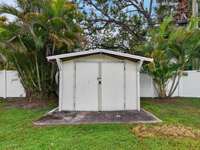 128 SW 22nd Terrace, Fort Lauderdale, FL 33312