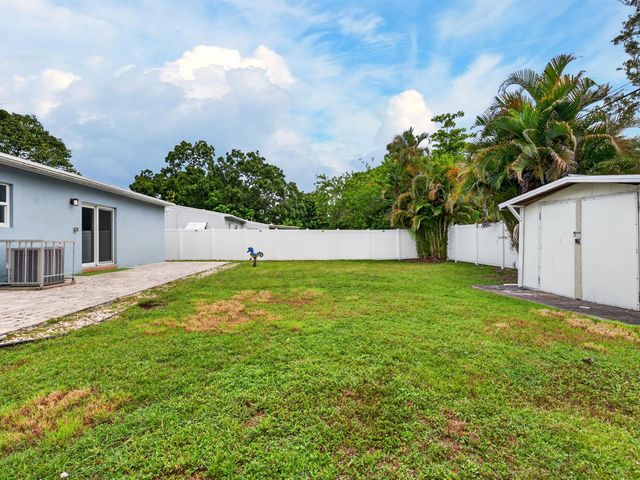 128 SW 22nd Terrace, Fort Lauderdale, FL 33312