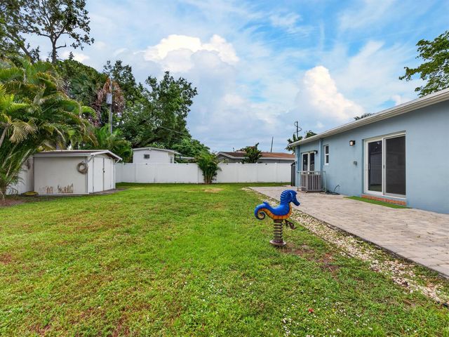 128 SW 22nd Terrace, Fort Lauderdale, FL 33312