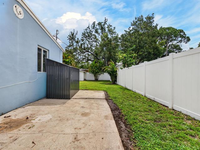128 SW 22nd Terrace, Fort Lauderdale, FL 33312
