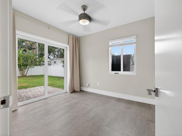 128 SW 22nd Terrace, Fort Lauderdale, FL 33312