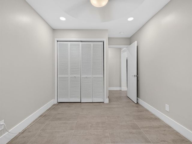 128 SW 22nd Terrace, Fort Lauderdale, FL 33312