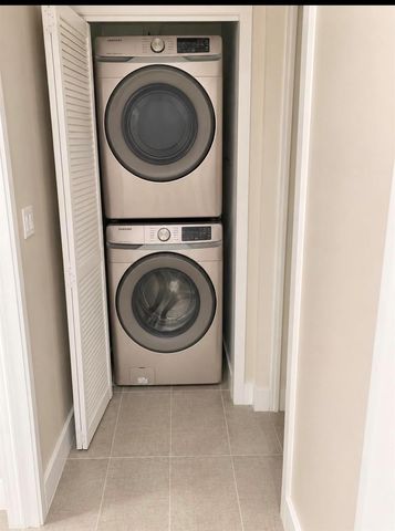128 SW 22nd Terrace, Fort Lauderdale, FL 33312