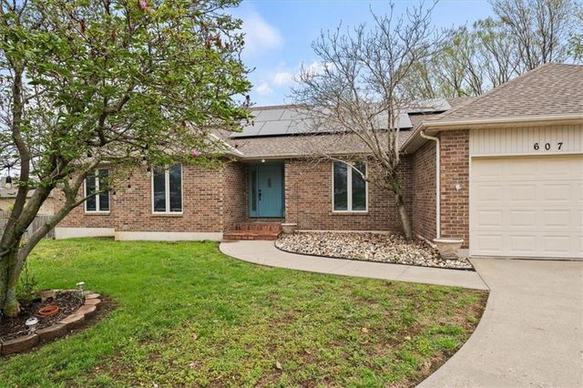 607 Horseshoe Drive, Pleasant Hill, MO 64080