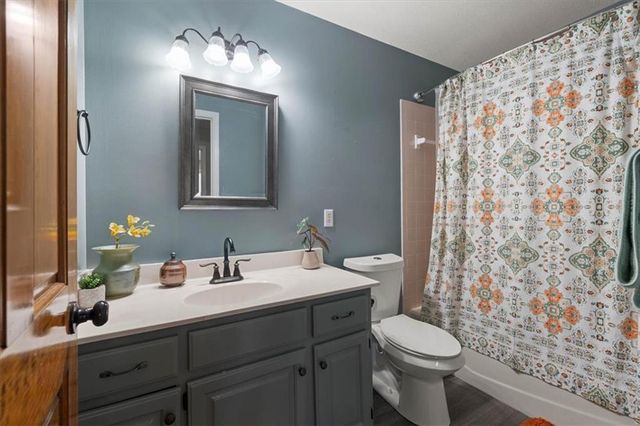 607 Horseshoe Drive, Pleasant Hill, MO 64080