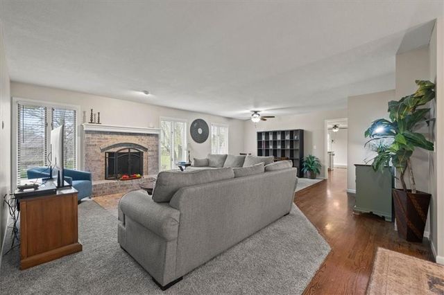 607 Horseshoe Drive, Pleasant Hill, MO 64080