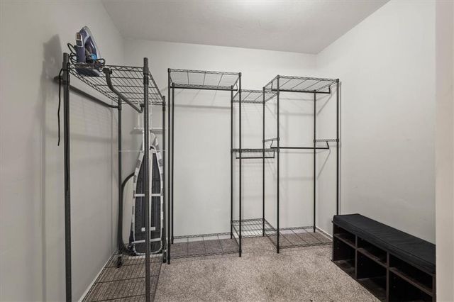 607 Horseshoe Drive, Pleasant Hill, MO 64080